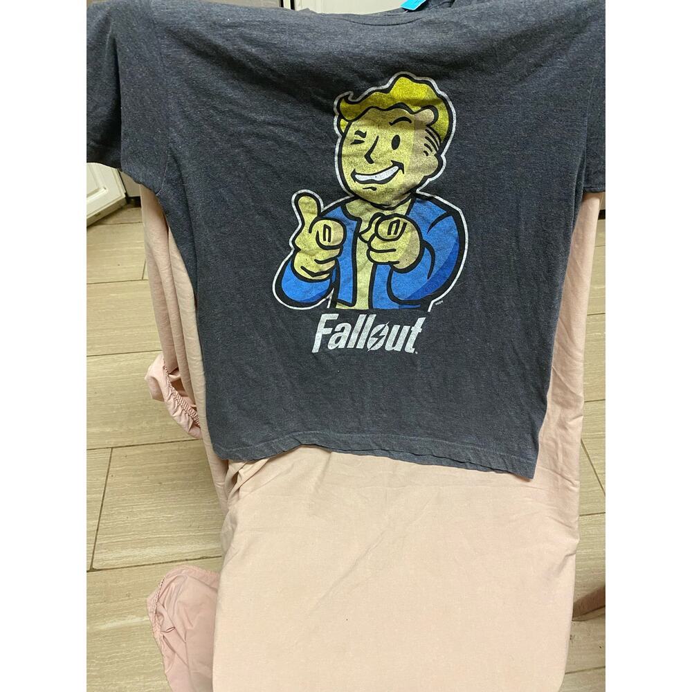 Bethesda Fallout Shirt Size M